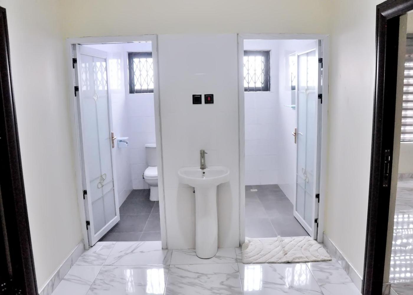 Queens Place Hotell Accra Eksteriør bilde