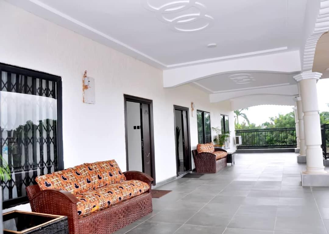 Queens Place Hotell Accra Eksteriør bilde