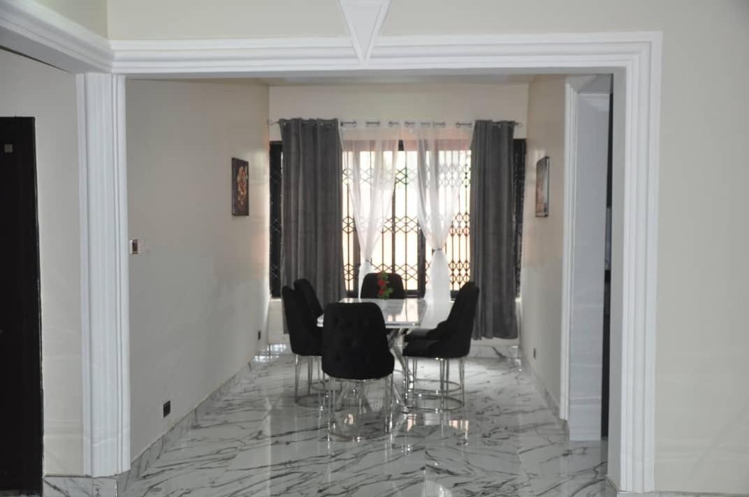 Queens Place Hotell Accra Eksteriør bilde