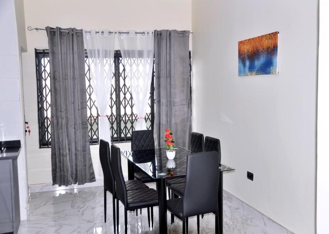 Queens Place Hotell Accra Eksteriør bilde