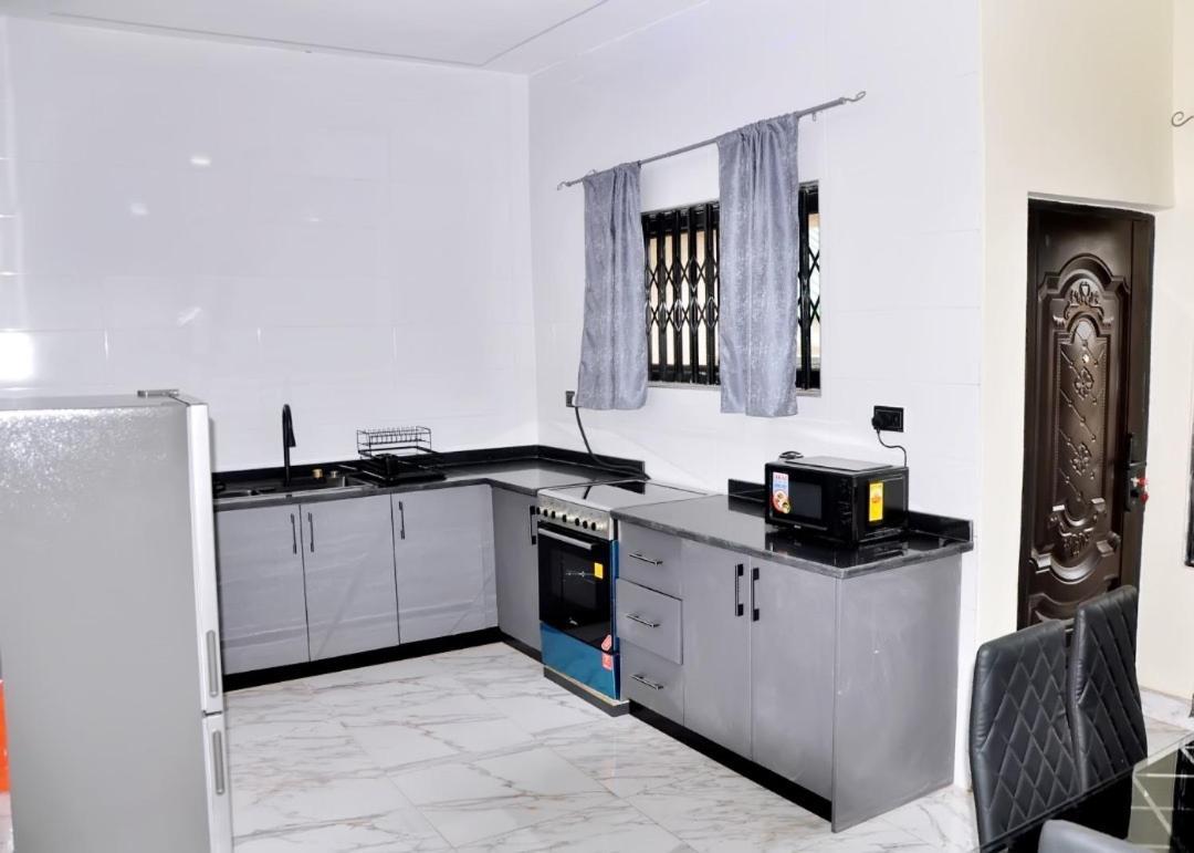 Queens Place Hotell Accra Eksteriør bilde