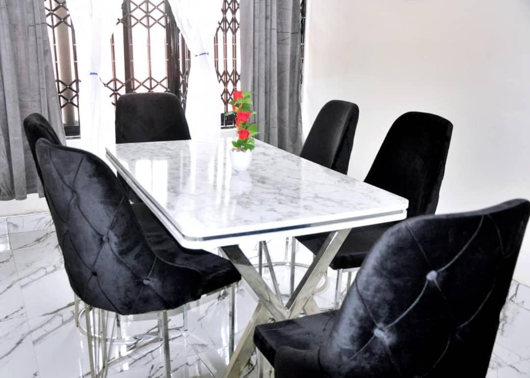 Queens Place Hotell Accra Eksteriør bilde