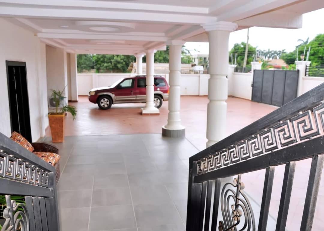 Queens Place Hotell Accra Eksteriør bilde